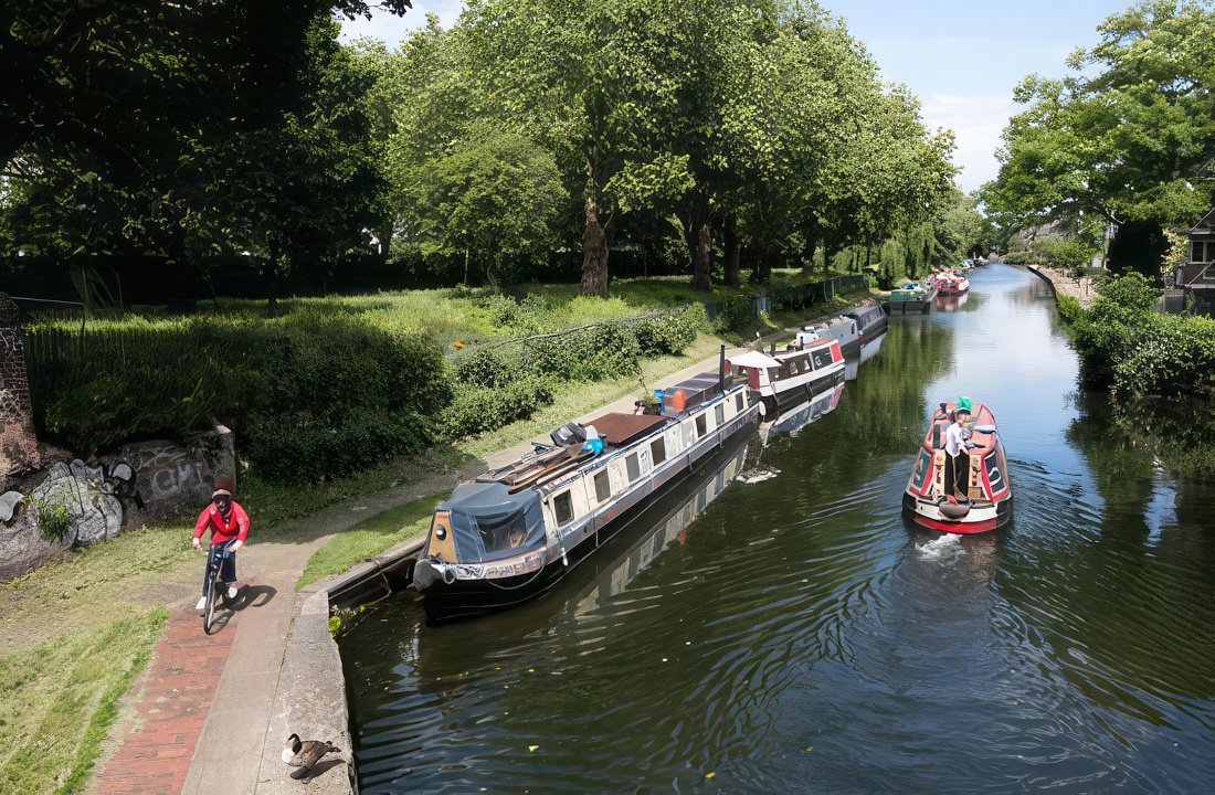 House boats on the canal